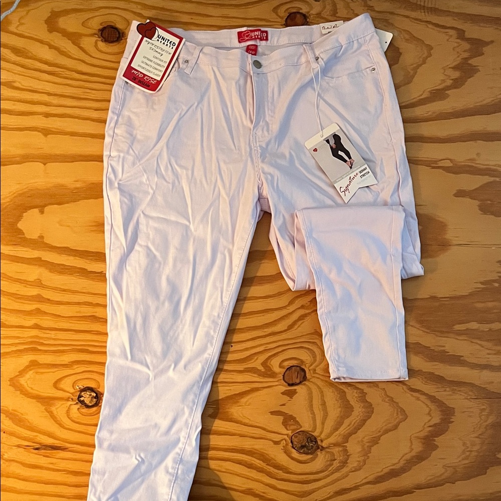 NWT United Hearts Hyperstretch Skinny Jeans White